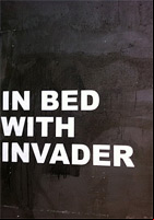 Affiche In Bed With Invader